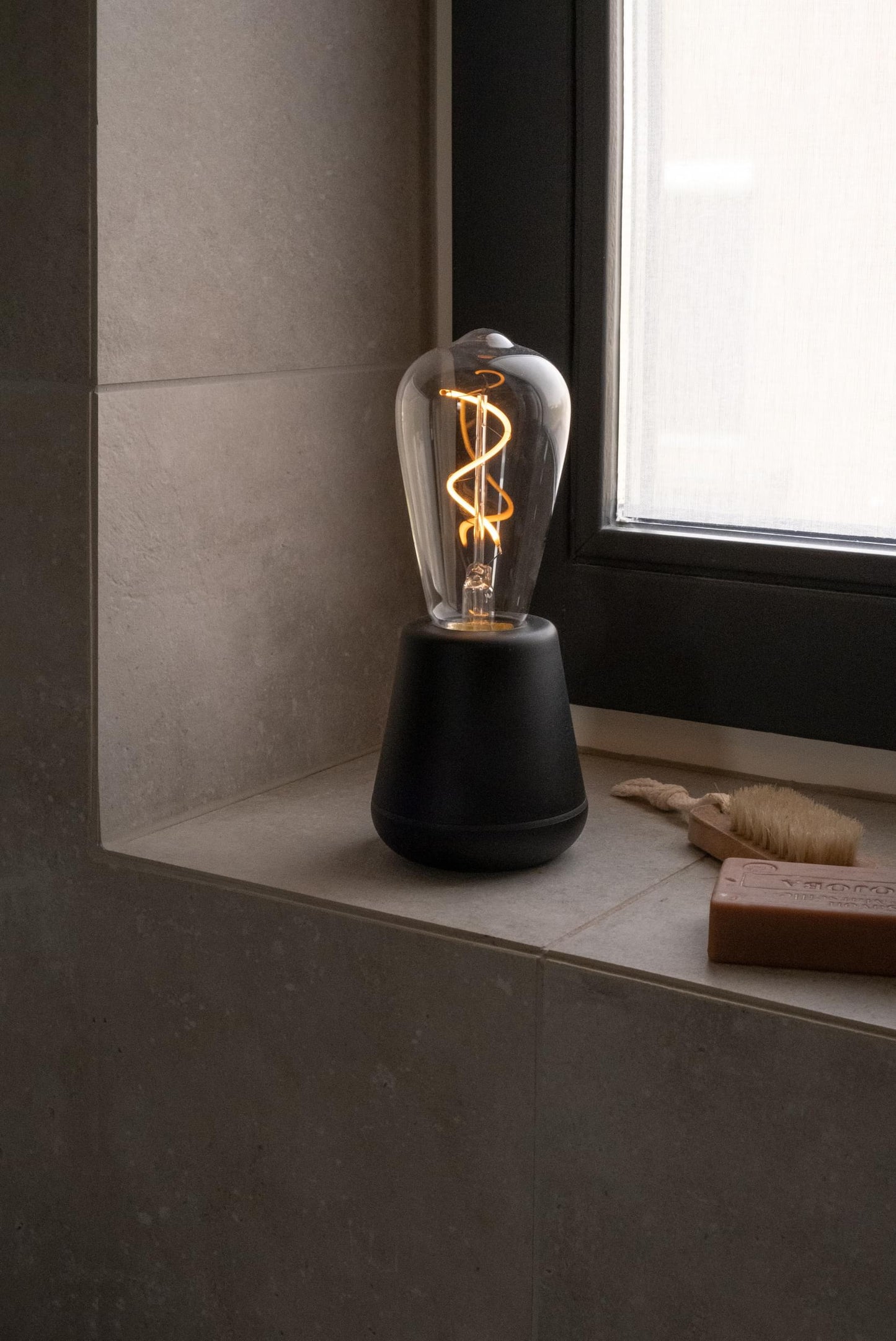 Humble One Cable free Mood Light - Black Wood